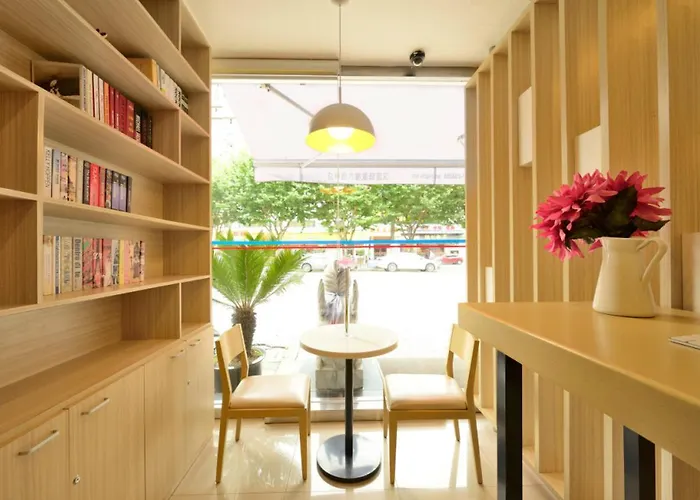 Hanting Hotel West Beijing Railway Station North Square
